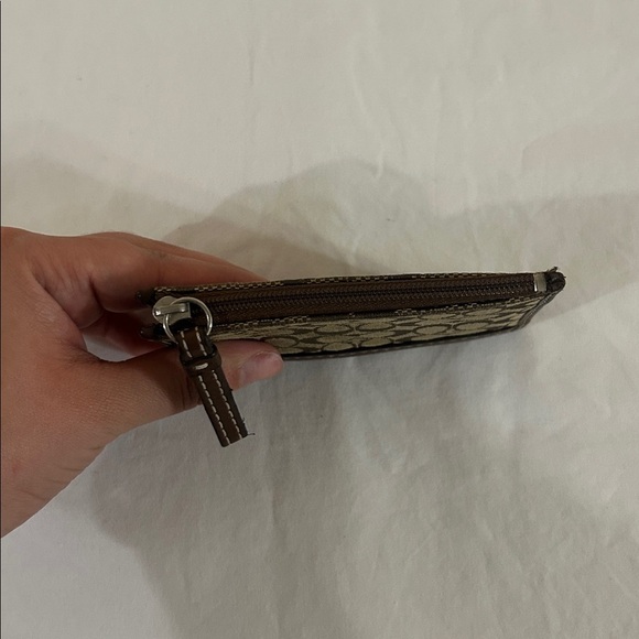 Coach Card Holder - Signature Logo - Key Chain Coin Purse - Picture 3 of 4